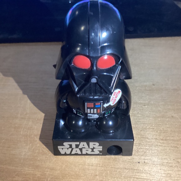 Star Wars Darth Vader Candy Dispenser (NO Candy) - Picture 1 of 16